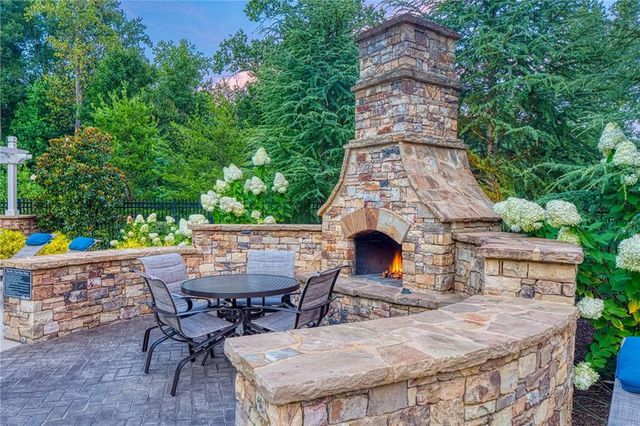 11000 Lakefield Place 07002, Johns Creek, GA 30097