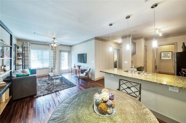 11000 Lakefield Place 07002, Johns Creek, GA 30097