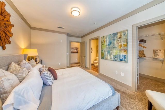 11000 Lakefield Place 07002, Johns Creek, GA 30097