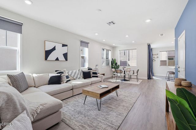 3067 Harrison Lane, Simi Valley, CA 93065