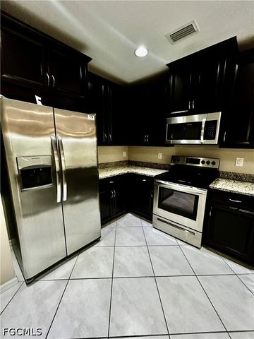 12117 Palm Cove ST, Fort Myers, FL 33913