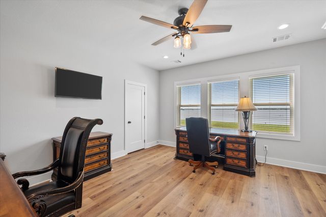 121. Elm, Kerens, TX 75144