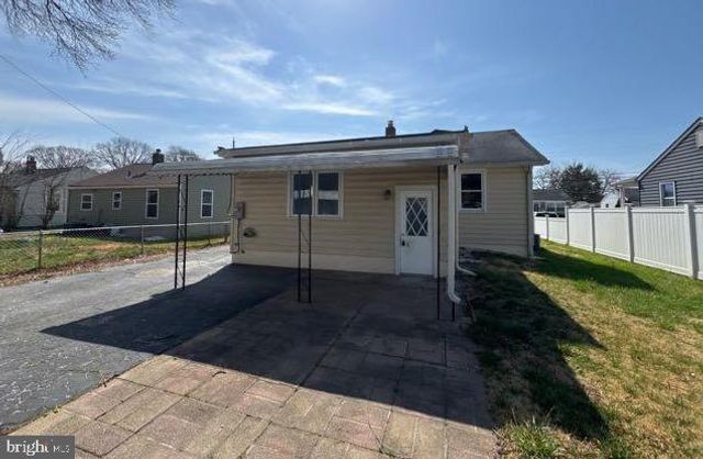 910 RENFREW STREET, Baltimore, MD 21221