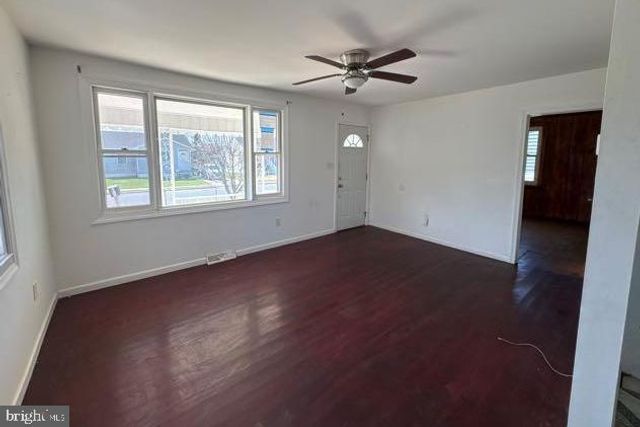 910 RENFREW STREET, Baltimore, MD 21221