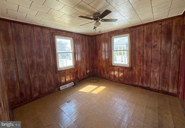 910 RENFREW STREET, Baltimore, MD 21221