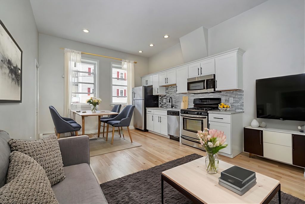 136 West Sixth St 1A, Boston, MA 02127
