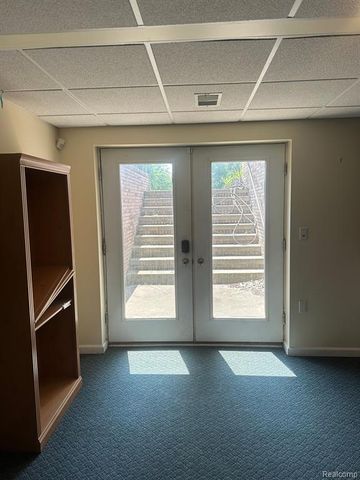 5238 Windmill Drive, Troy, MI 48085