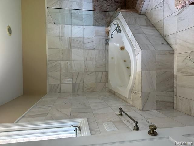 5238 Windmill Drive, Troy, MI 48085