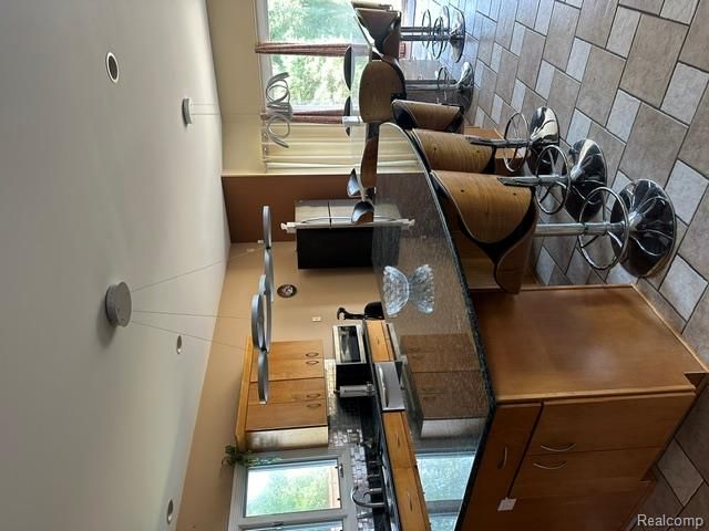 5238 Windmill Drive, Troy, MI 48085