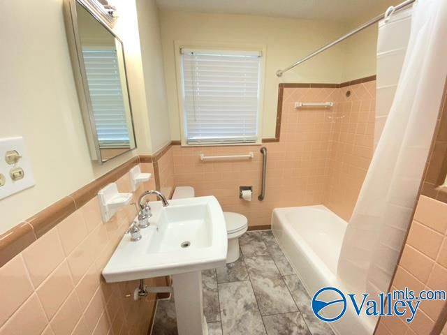 6210 Stratford Court NW, Huntsville, AL 35806