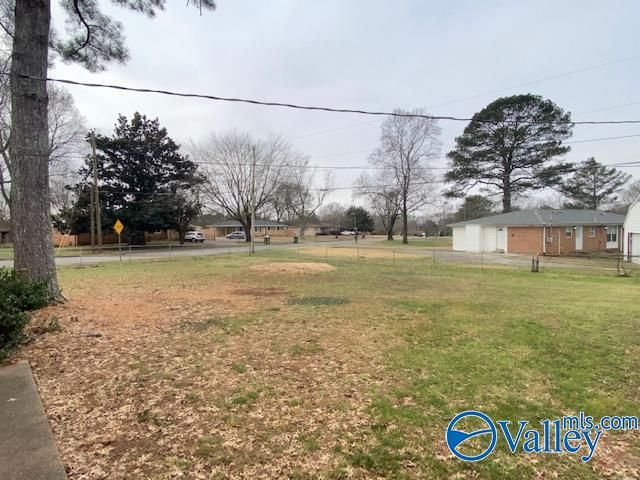 6210 Stratford Court NW, Huntsville, AL 35806
