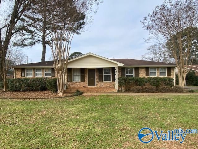6210 Stratford Court NW, Huntsville, AL 35806