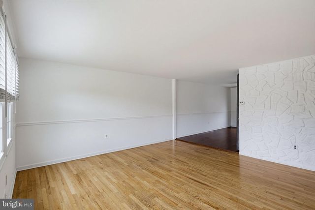 3256 RYERSON CIR, Baltimore, MD 21227