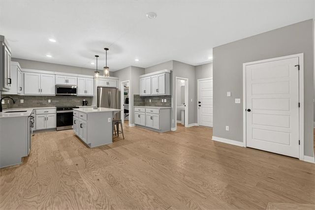 2708 SW 12th Street, Lee's Summit, MO 64081