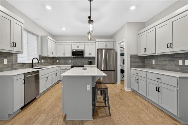 2708 SW 12th Street, Lee's Summit, MO 64081