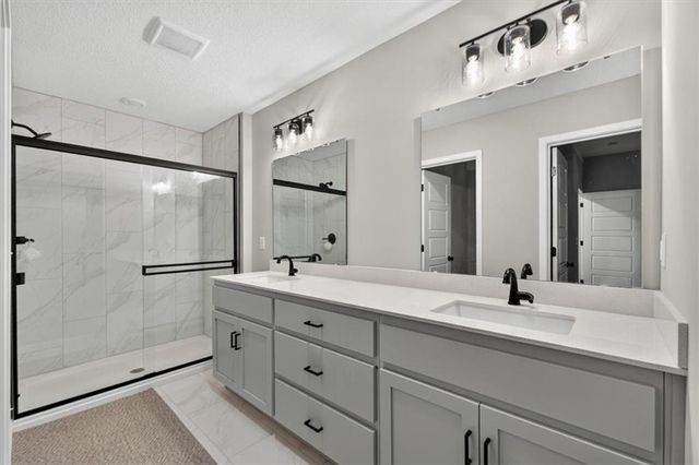 2708 SW 12th Street, Lee's Summit, MO 64081