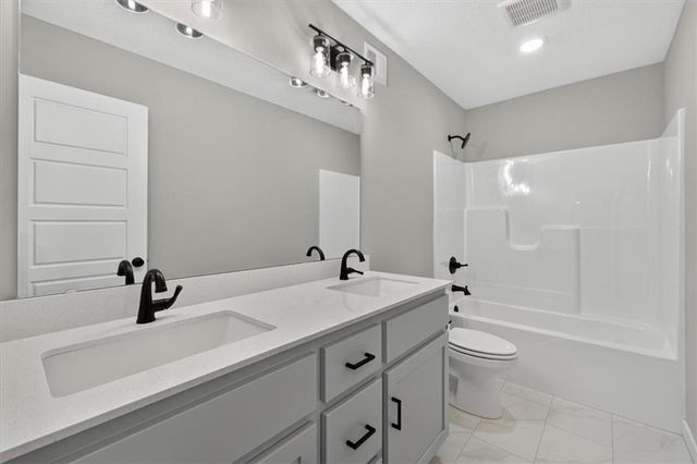 2708 SW 12th Street, Lee's Summit, MO 64081