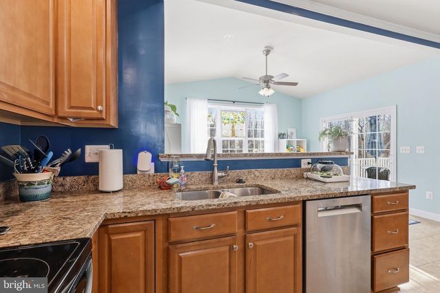 325 PHILLIPS ST, Fredericksburg, VA 22405