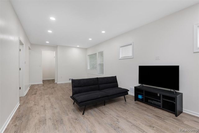 12658 Waltham Street, Detroit, MI 48205