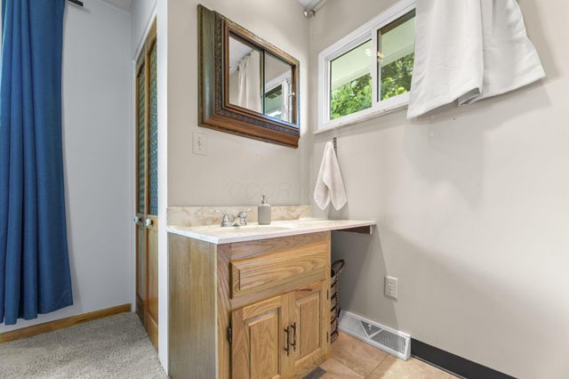 2654 Youngs Grove Road, Columbus, OH 43231