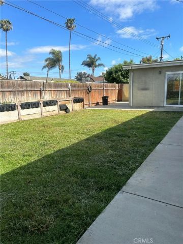 3058 Madison Avenue, Costa Mesa, CA 92626