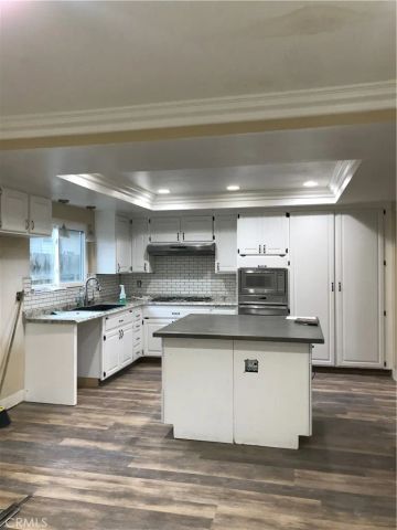 3058 Madison Avenue, Costa Mesa, CA 92626