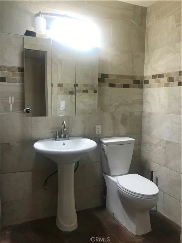 3058 Madison Avenue, Costa Mesa, CA 92626