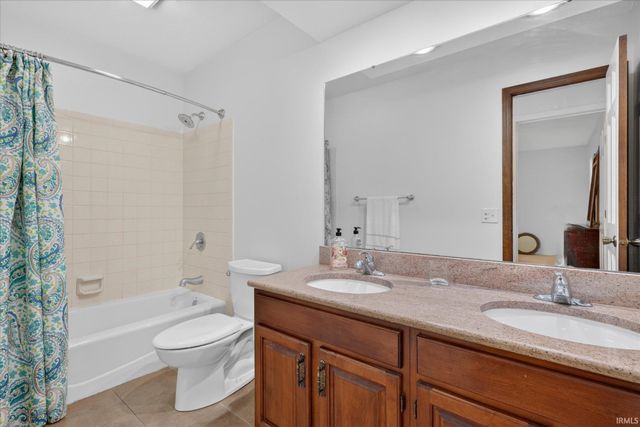 15830 Ashville Lane, Granger, IN 46530