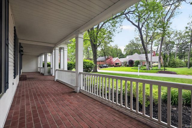 15830 Ashville Lane, Granger, IN 46530