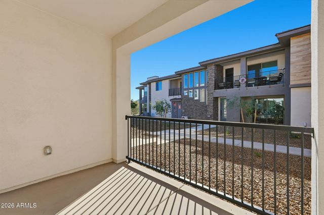 2121 W SONORAN DESERT Drive 115, Phoenix, AZ 85085