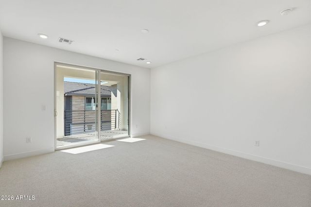 2121 W SONORAN DESERT Drive 115, Phoenix, AZ 85085