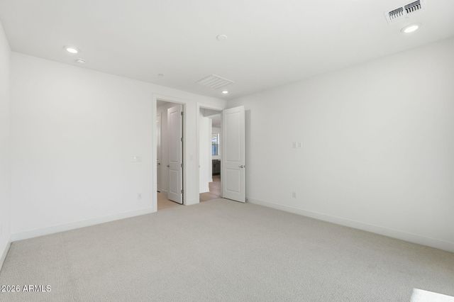 2121 W SONORAN DESERT Drive 115, Phoenix, AZ 85085