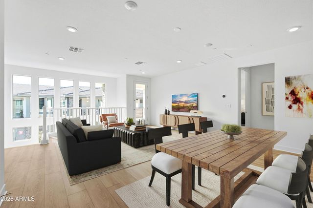 2121 W SONORAN DESERT Drive 115, Phoenix, AZ 85085