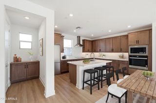 2121 W SONORAN DESERT Drive 115, Phoenix, AZ 85085