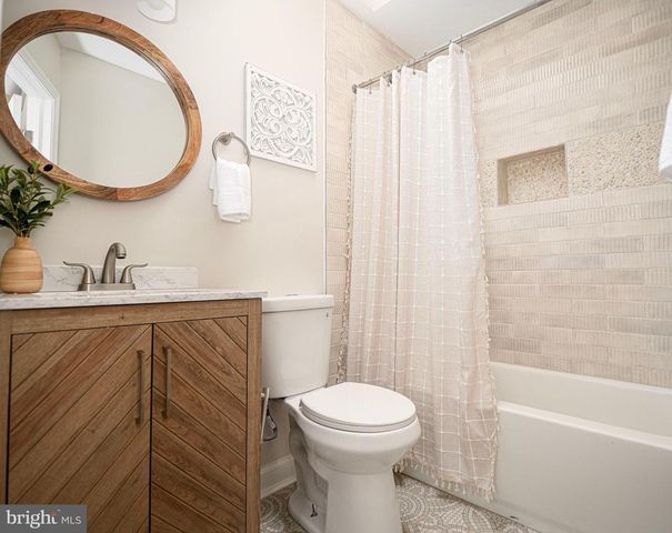 422 ILCHESTER AVE, Baltimore, MD 21218