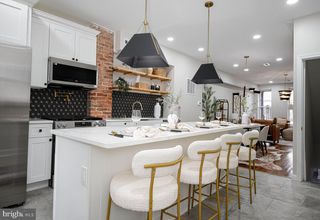 422 ILCHESTER AVE, Baltimore, MD 21218