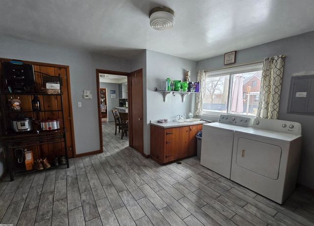 26731 Parkington Street, Roseville, MI 48066