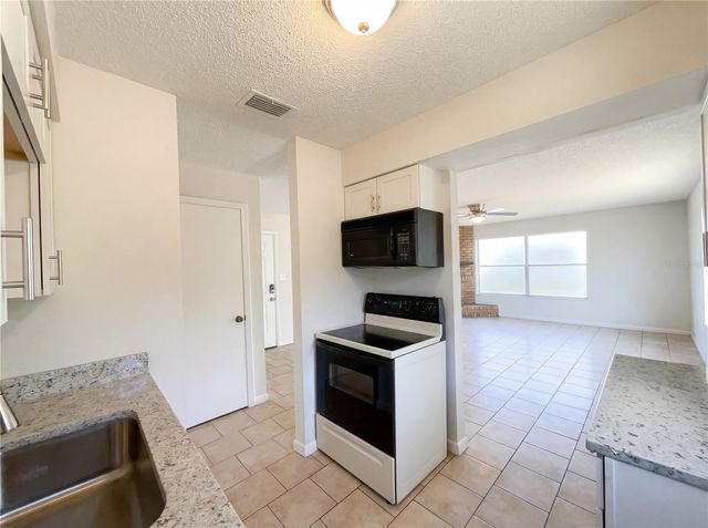 8 BAHIA COURT LOOP, Ocala, FL 34472