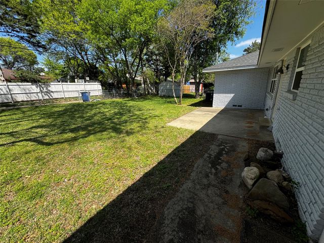 923 Green Castle Drive, Dallas, TX 75232