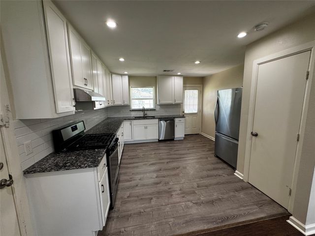 923 Green Castle Drive, Dallas, TX 75232