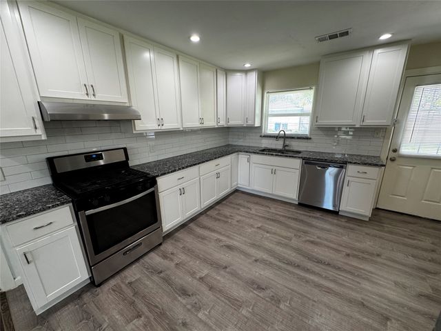 923 Green Castle Drive, Dallas, TX 75232