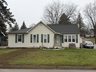912 Oak STREET S, La Crescent, MN 55947