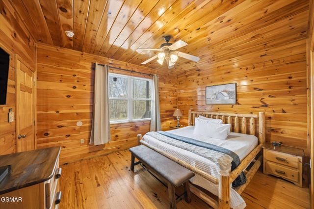 2016 Oakmont Drive, Sevierville, TN 37876