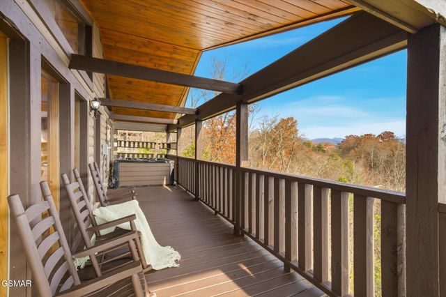 2016 Oakmont Drive, Sevierville, TN 37876