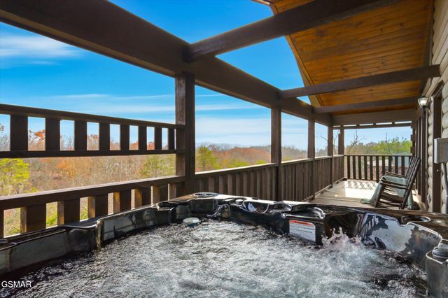 2016 Oakmont Drive, Sevierville, TN 37876