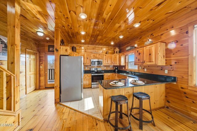 2016 Oakmont Drive, Sevierville, TN 37876