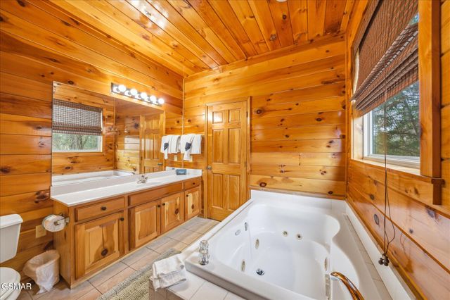 2016 Oakmont Drive, Sevierville, TN 37876