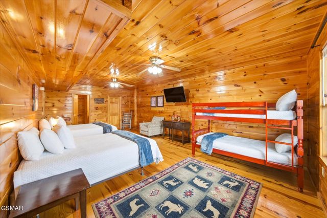 2016 Oakmont Drive, Sevierville, TN 37876