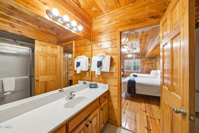 2016 Oakmont Drive, Sevierville, TN 37876