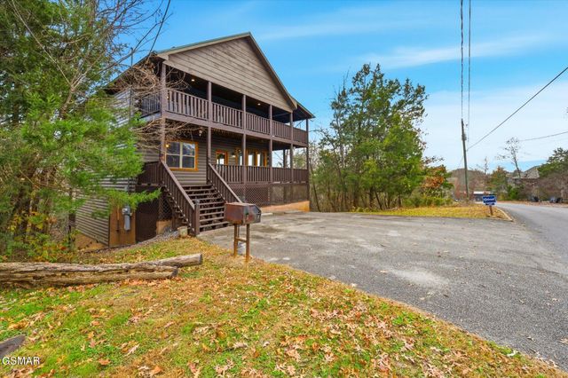 2016 Oakmont Drive, Sevierville, TN 37876